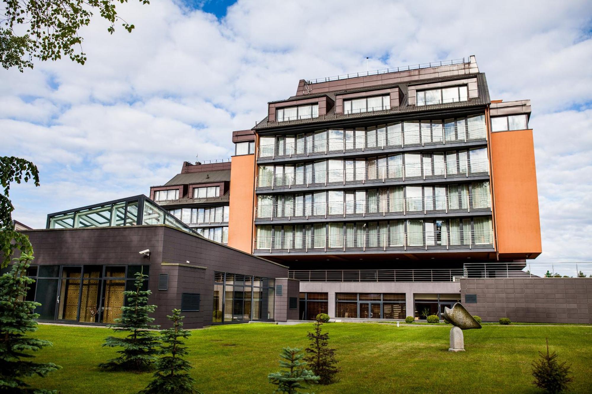 Mercure Palanga Vanagupe Resort & Spa Exterior photo The main building of the university