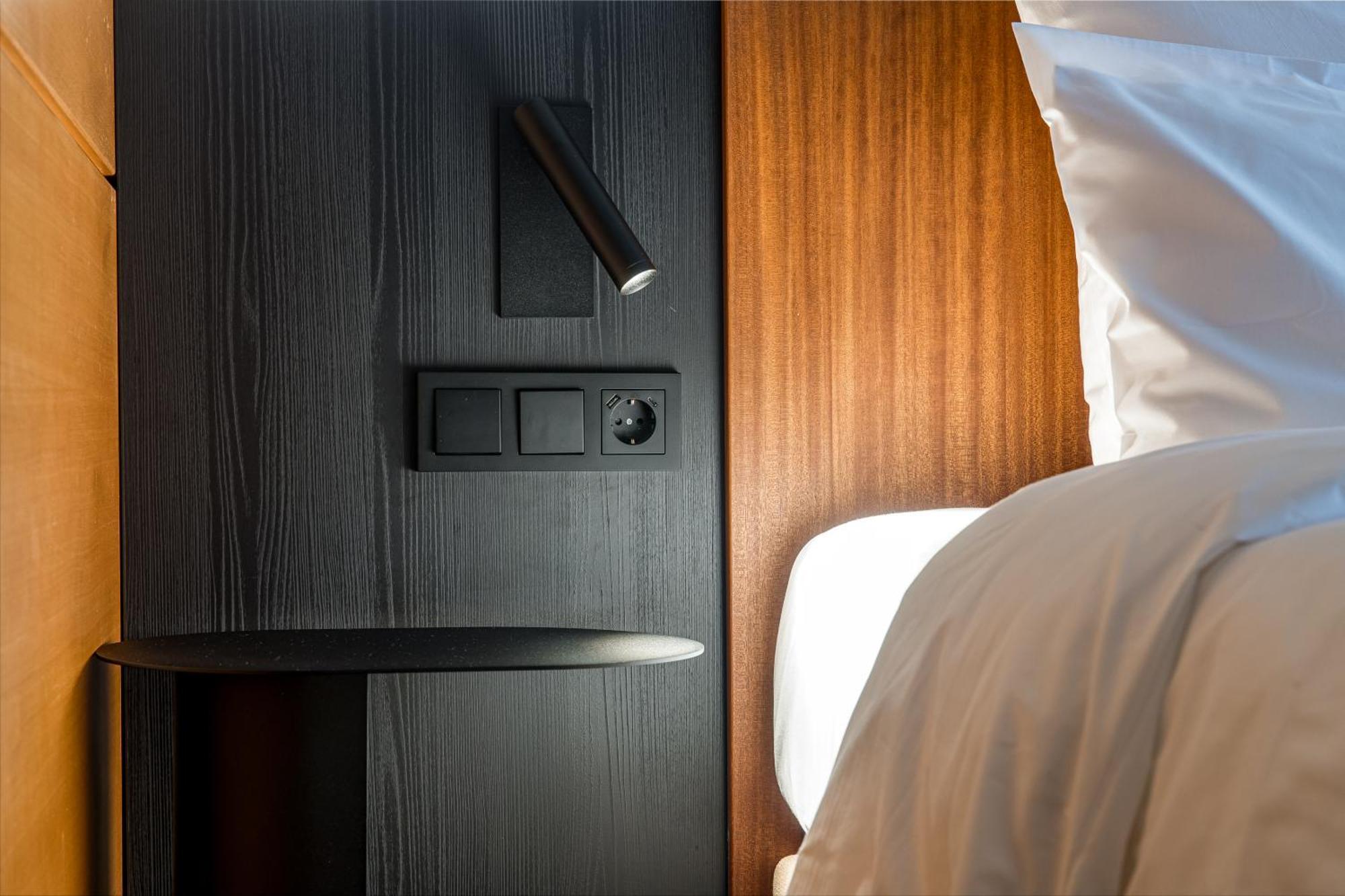 Mercure Palanga Vanagupe Resort & Spa Exterior photo A wall-mounted reading light